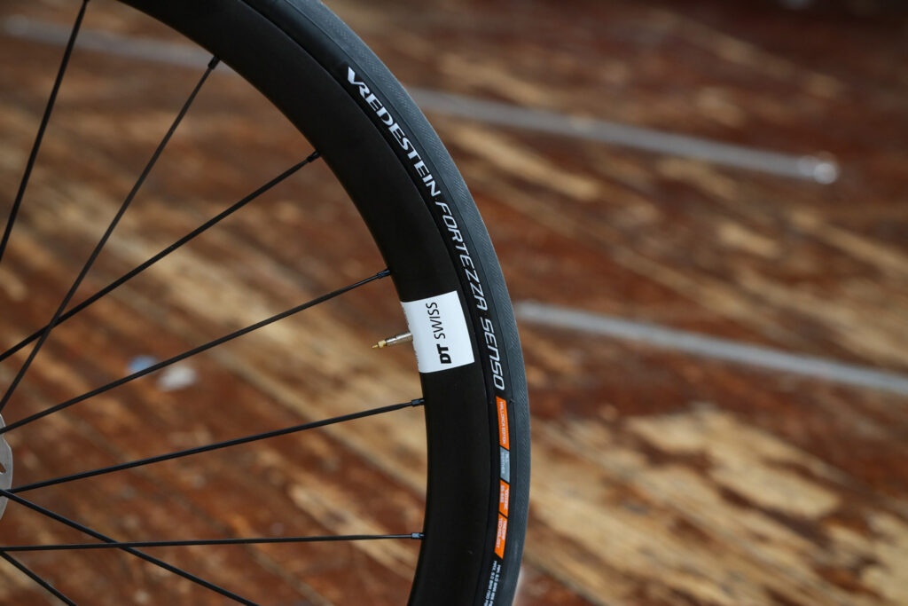 J Guillem Major – tyre and rim.jpg