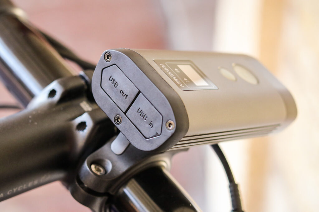 raveman-pr1600-usb-rechargeable-dualens-front-light-rear.jpg