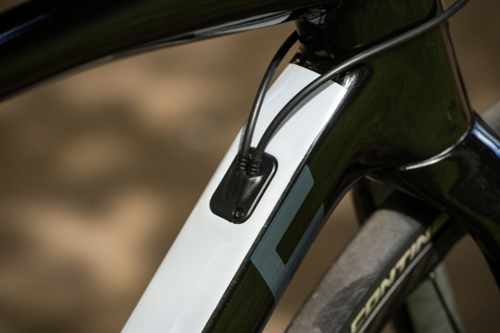 ribble-endurance-sl-cable-route.jpg