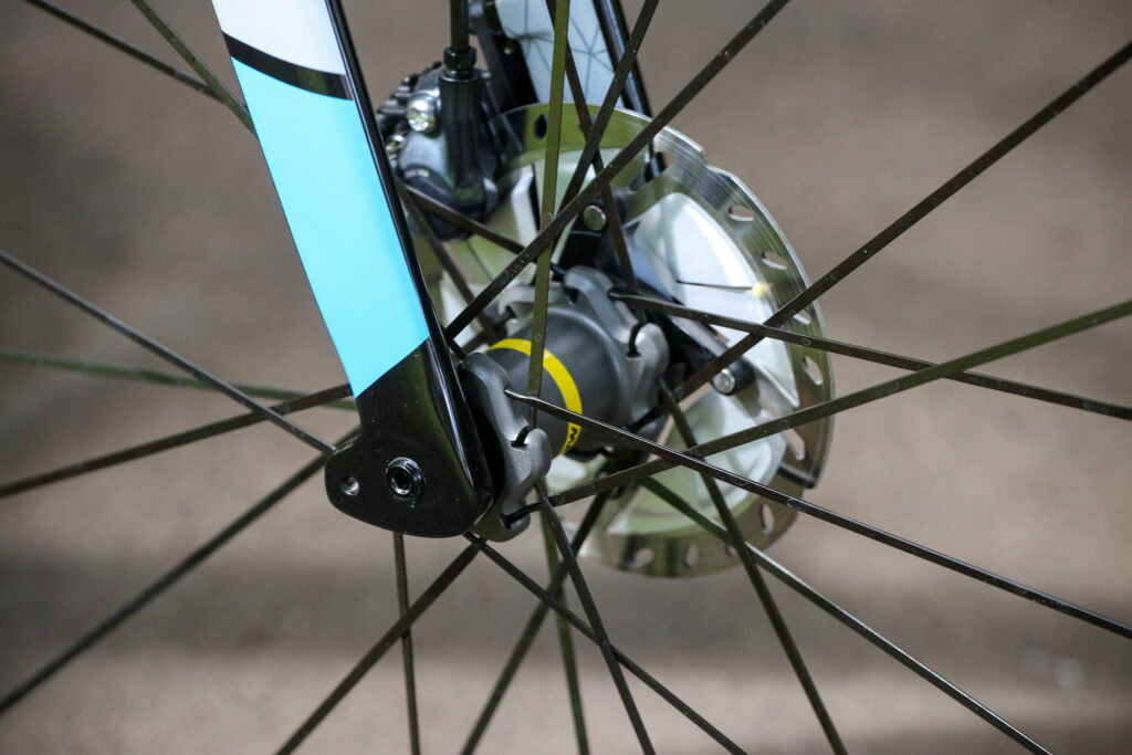 ribble-endurance-sl-fork-detail.jpg