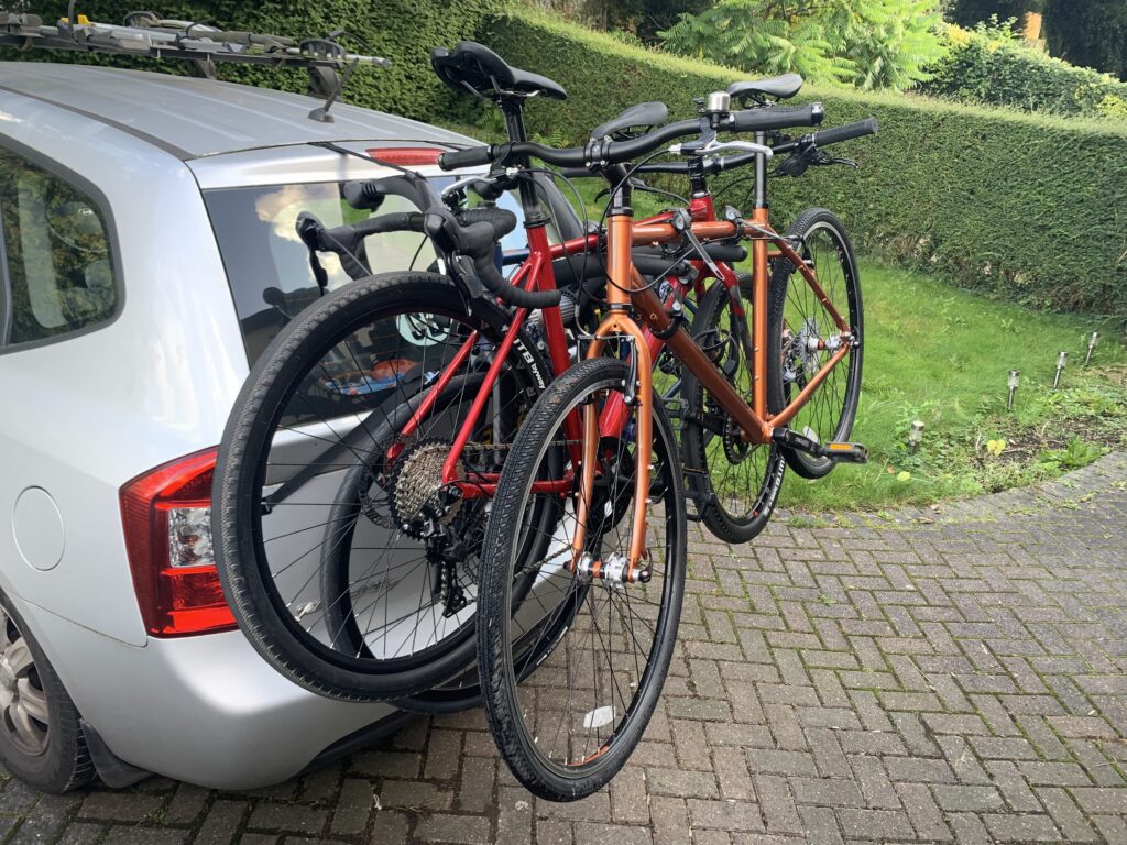 Saris Bones EX3 loaded with 3 bikes 2.jpg