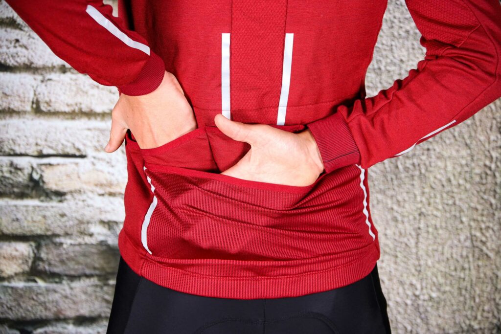 Triban Long Sleeved Merino Top – pockets 2.jpg