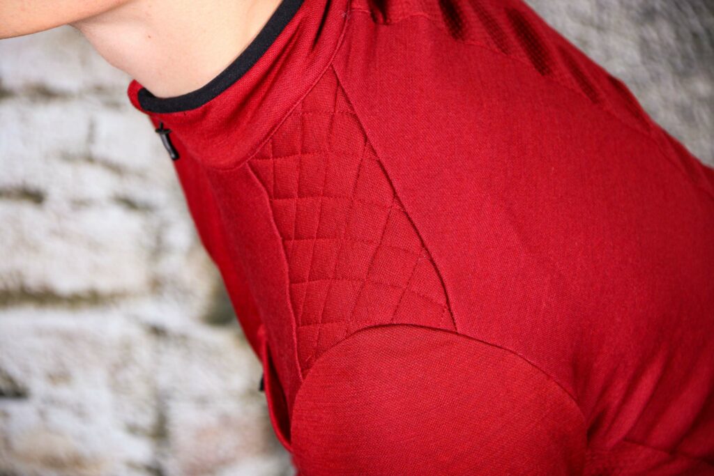 Triban Long Sleeved Merino Top – shoulder.jpg