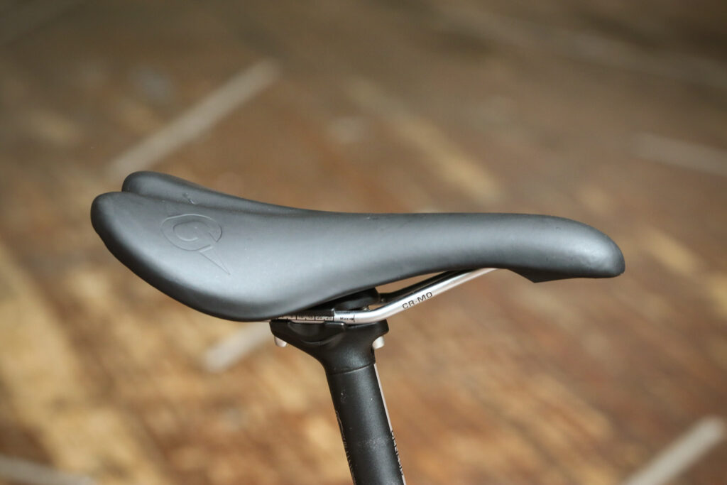 genesis-cda-20-saddle.jpg