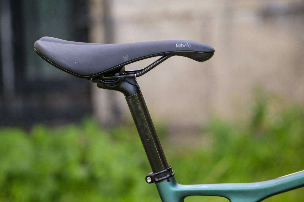 GT Grade Carbon Expert – saddle and post.jpg