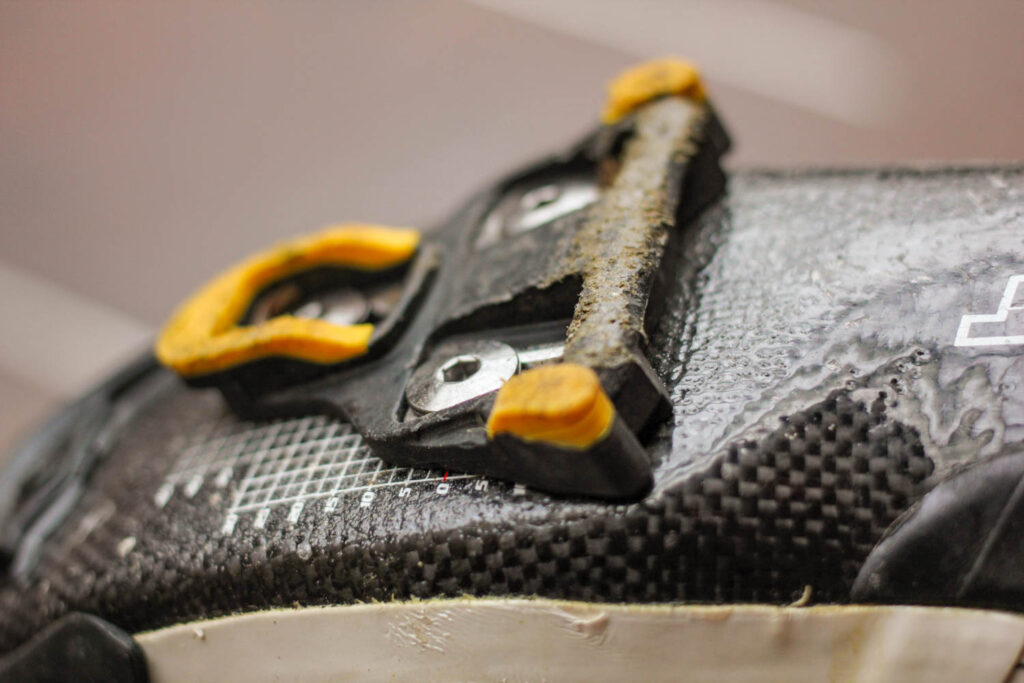 How to fit and remove cleats step 02