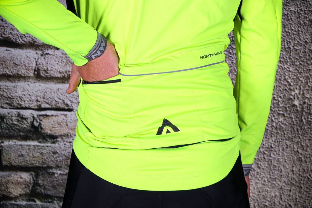 Northwave Ghost H2O Water Repellent Jacket – pockets.jpg