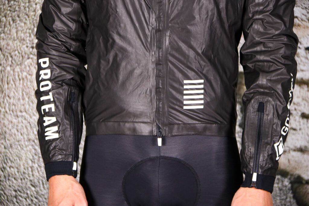 Rapha Pro Team Insulated Gore-Tex Jacket – hem.jpg