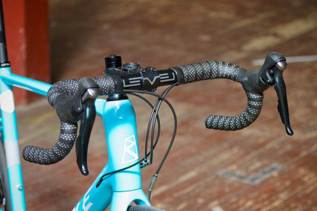 Ribble R872 Disc – bars.jpg