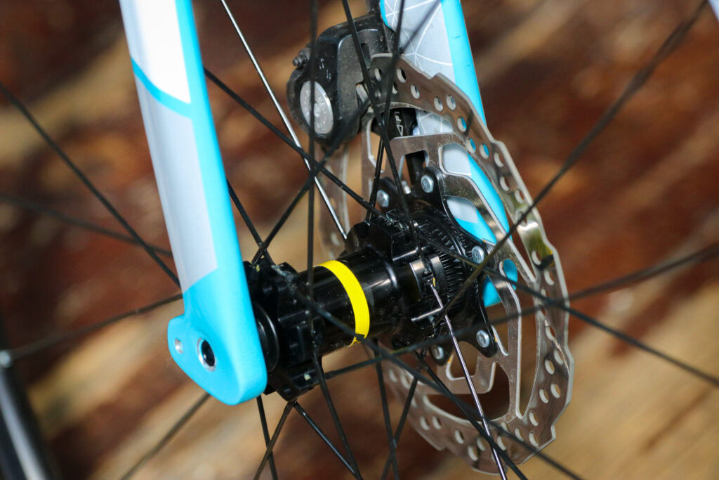 Ribble R872 Disc – front hub.jpg