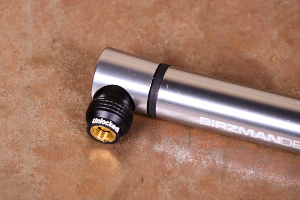 Birzman Mini Apogee Hand Pump – valve head.jpg