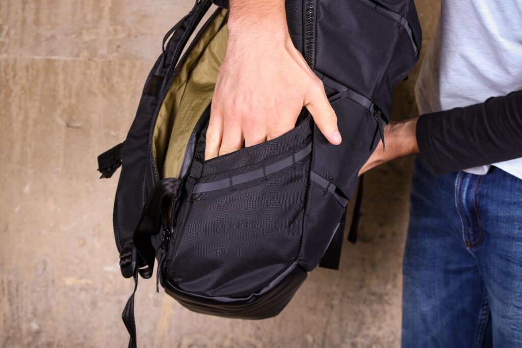 Chrome Mazer Vigil Pack – side pocket.jpg
