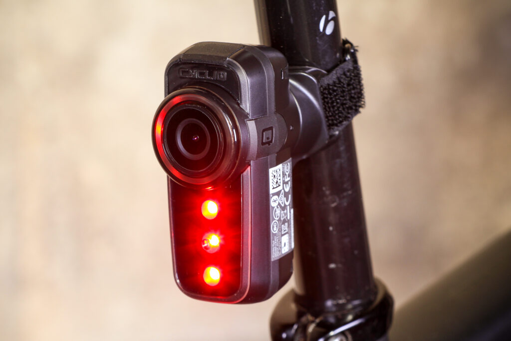 Cycliq Fly6 Hd Camera and Rear light.jpg
