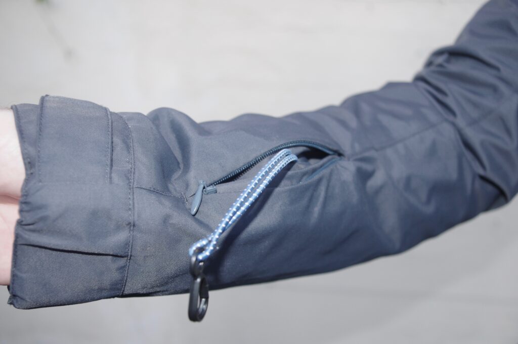 Howies Herald forearm pocket.jpg