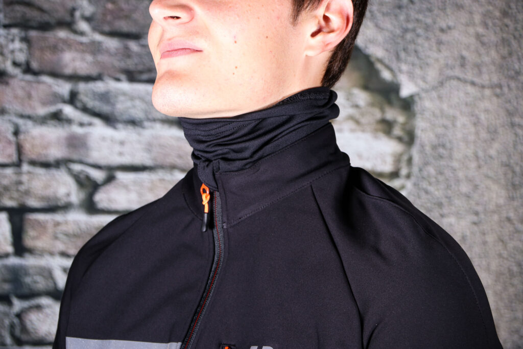 Triban Winter Jacket RC500 – collar 1.jpg