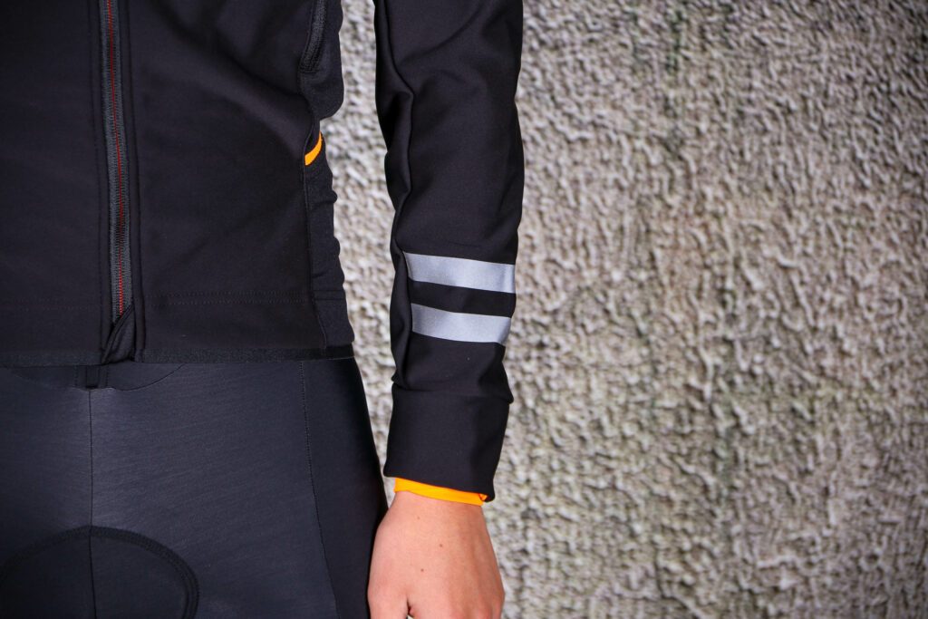 Triban Winter Jacket RC500 – sleeve.jpg