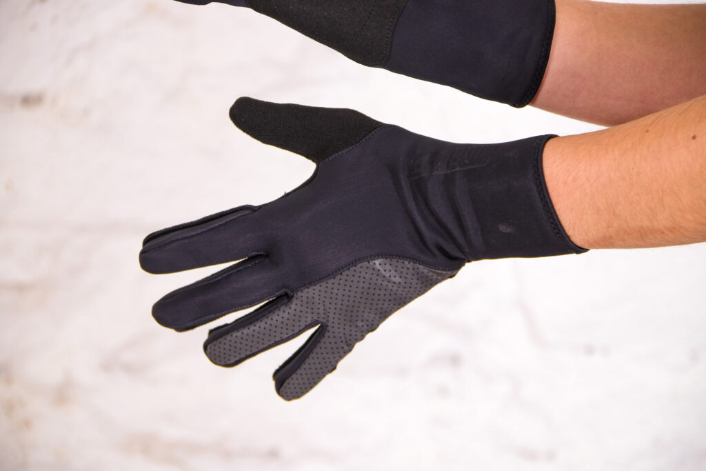 Bioracer Glove One Tempest Pixel Protect – back.jpg