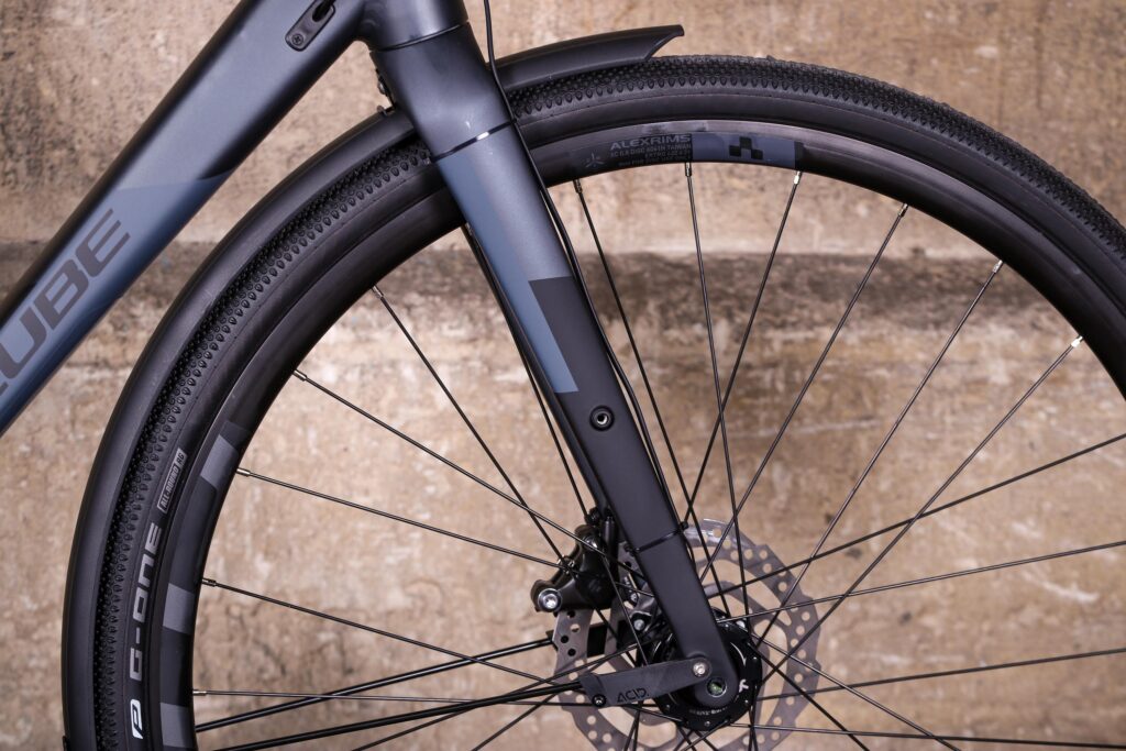 Cube Nuroad FE – fork.jpg