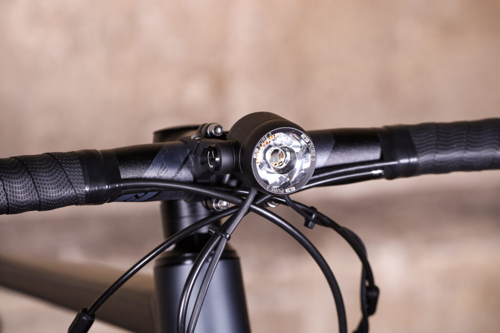 Cube Nuroad FE – front light.jpg