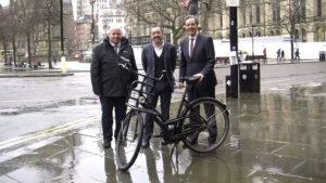 Dutch ambassador to UK Simon Smits (R) with TfGM’s Eamon Boylan (L) and Chris Boardman (C)