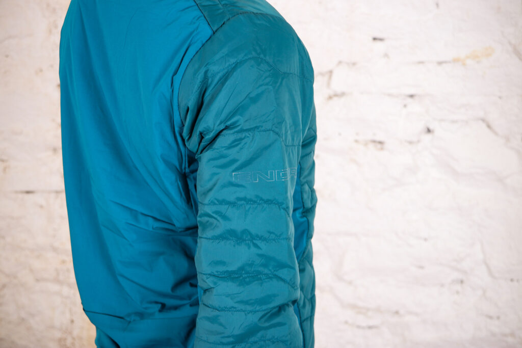 Endura Pro Primaloft Jacket II – sleeve logo.jpg