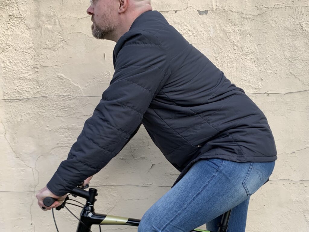 Endura Shacket Jacket on bike.jpg