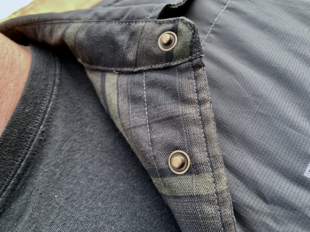 Endura Shacket Jacket collar.jpg