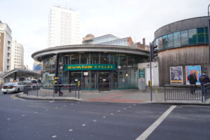 Evans Cycles Leeds Station (01).JPG