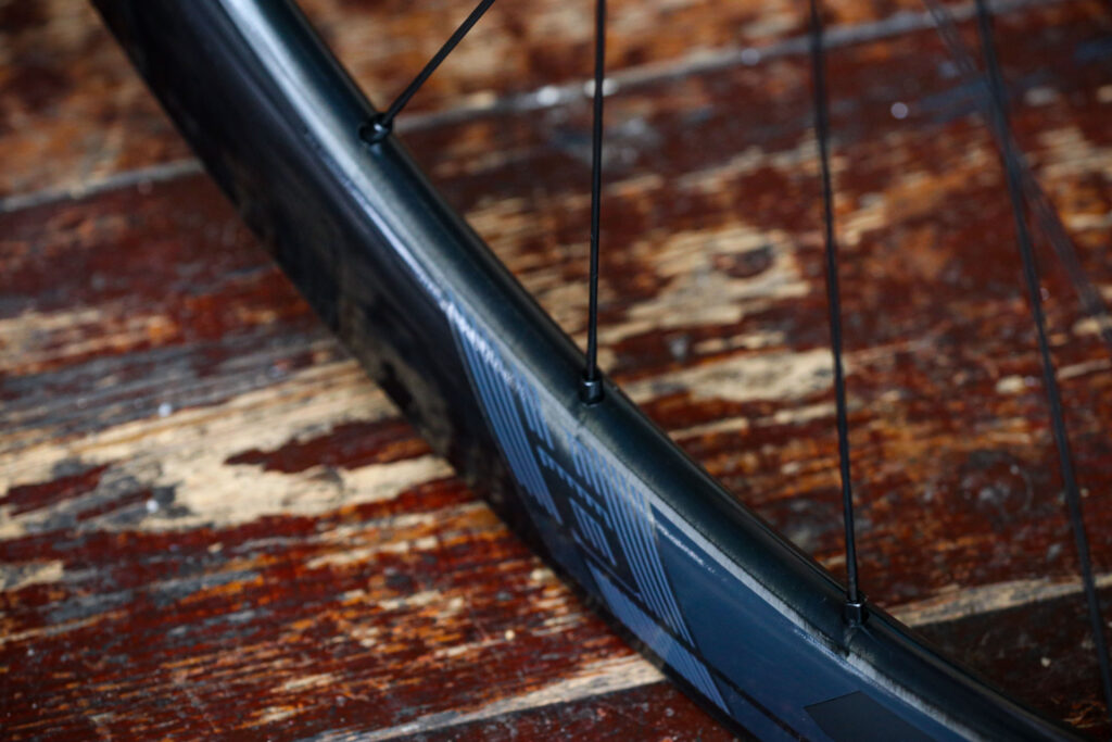 Fulcrum Wind 40 Disc Brake Wheels – spoke nipple.jpg