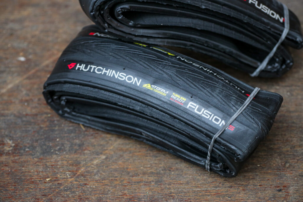 Hutchinson Fusion 5 All Season 11 Storm TR Kit – tyre.jpg