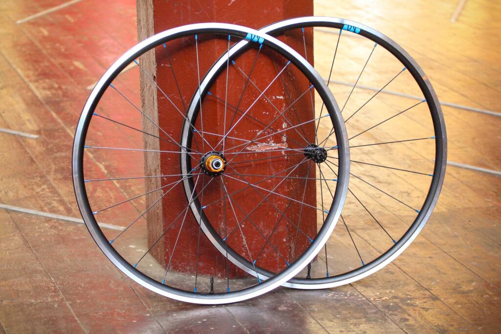 Just Riding Along Lark20 light road wheelset.jpg