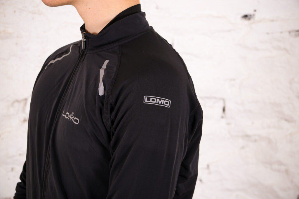 Lomo Winter Thermal Cycling Top – shoulder.jpg
