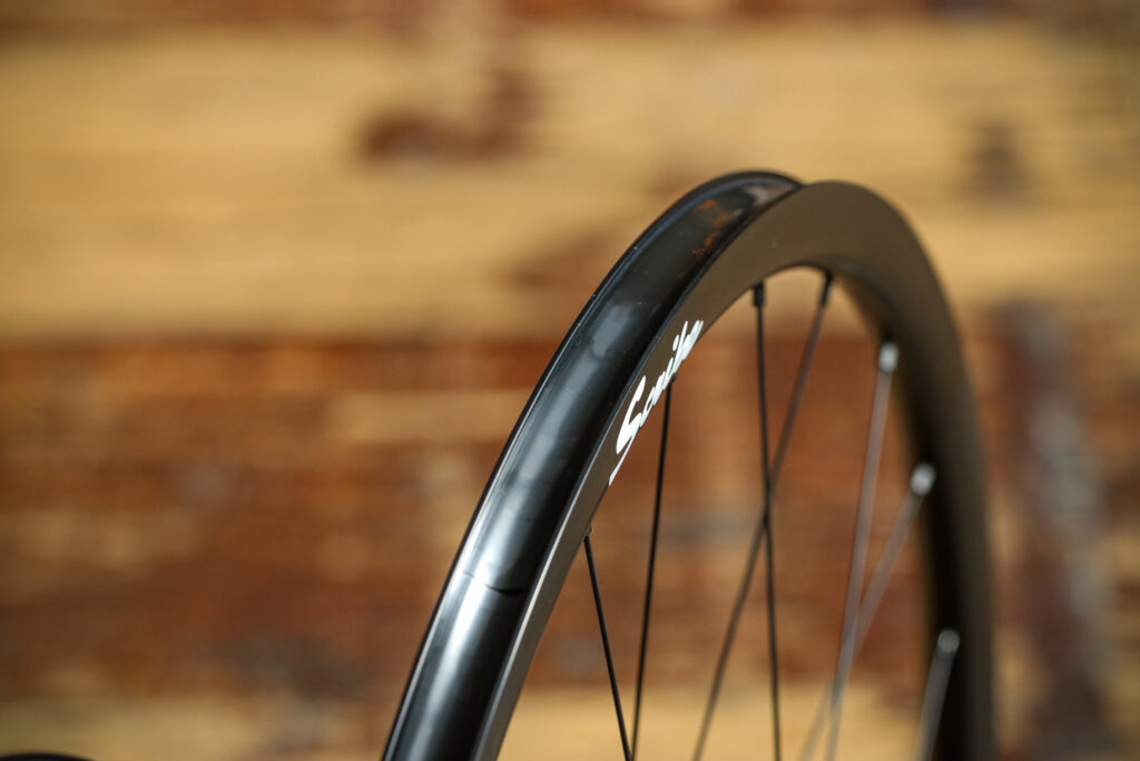 Scribe 365-D wheelset – rim bed.jpg