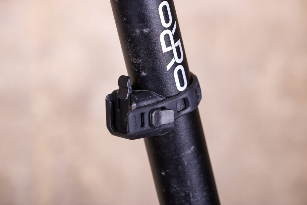 Giant Recon TL 200 – mount.jpg