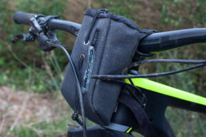 PRO-bottle-bar-bag-1