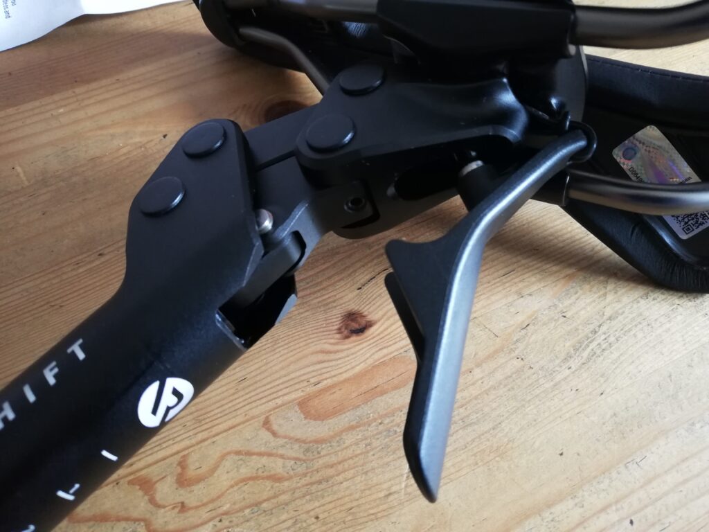 Redshift_ShockStop_Suspension_Seatpost_Fender_Open.jpg