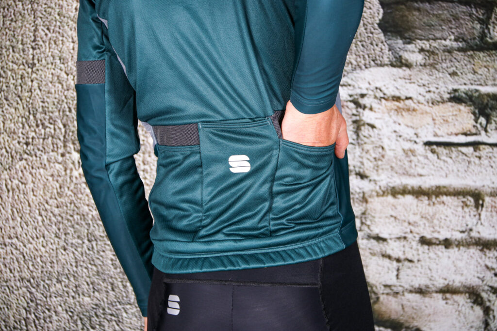 Sportful Supergiara thermal Jersey – pockets.jpg