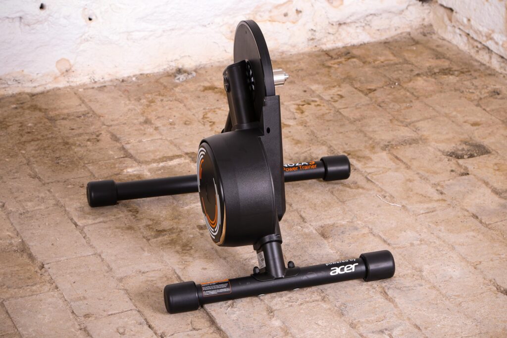 Xplova Noza S Smart Trainer – front view.jpg
