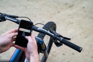 2020 SRAM AXS Web – low battery push alert 1.jpg