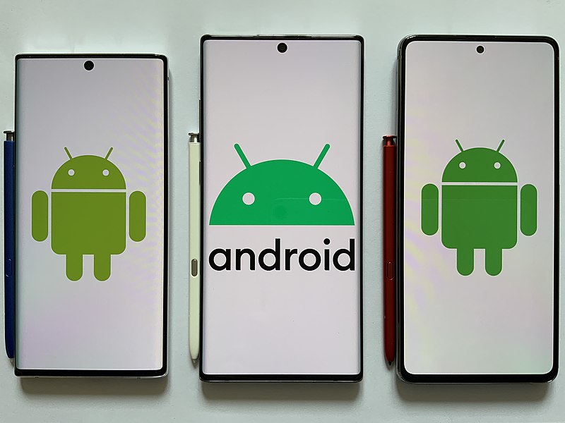 Android phone, licensed CC By 3.0 by Google