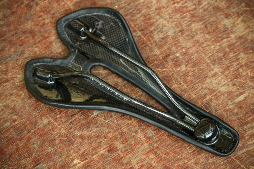 Merano Corsa saddle – underside.jpg