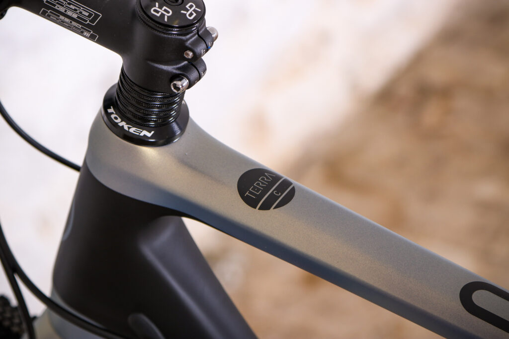 Orro Terra C – top tube.jpg