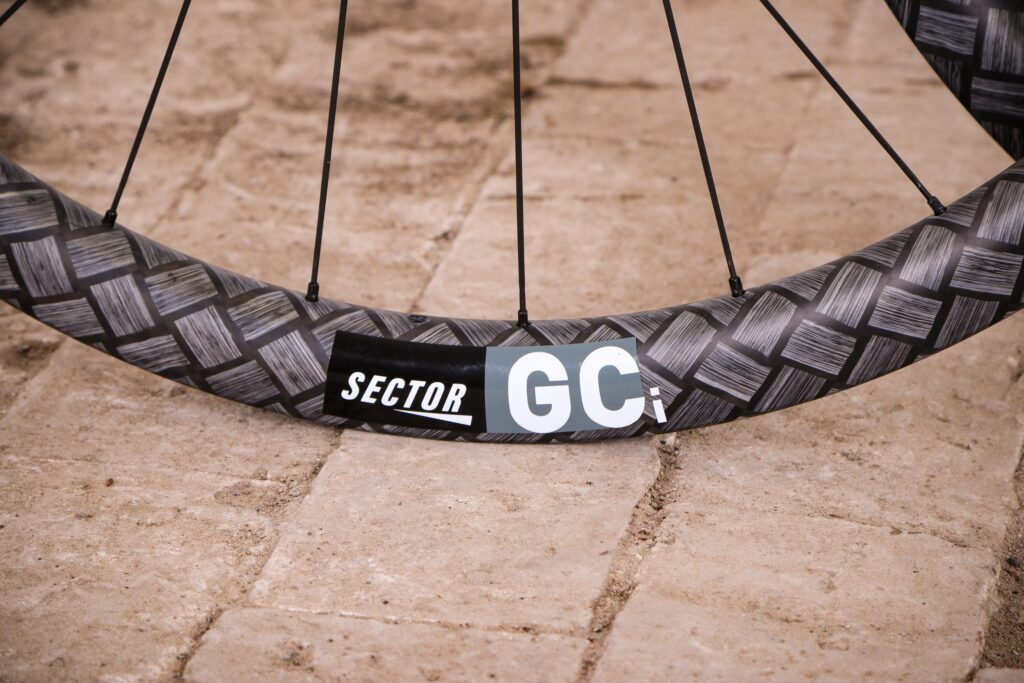 Sector GCI Wheelset 700C XD – rim logo 2.jpg