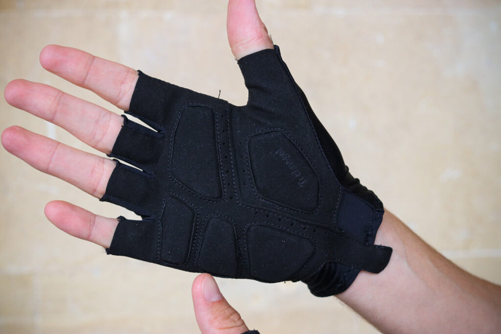 Van Rysel RoadR 900 gloves – palm.jpg