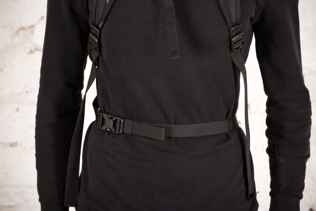 2020 Ortlieb Velocity 17L backpack – waist strap.jpg