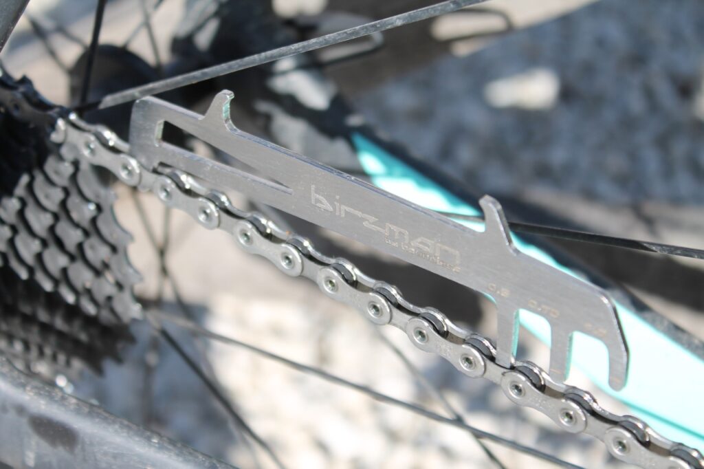Birzman Chain Wear Indicator on chain – 1.jpg