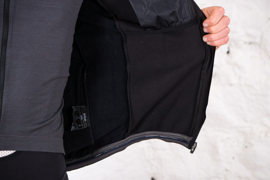Chapeau Mens Club Windstopper Jacket – lining.jpg
