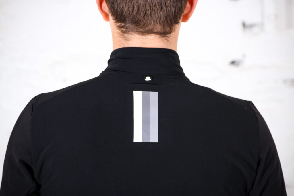 Chapeau Mens Club Windstopper Jacket – shoulders.jpg