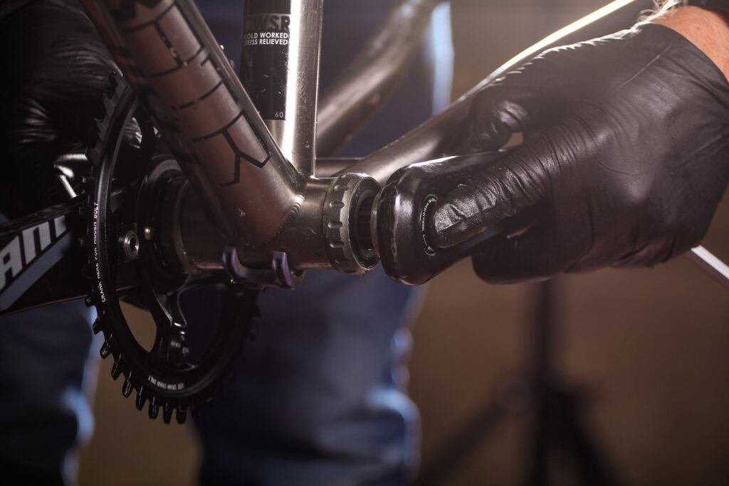 How to fit a crankset 13