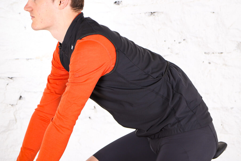 Lomo Thermal Cycling Gilet – riding.jpg